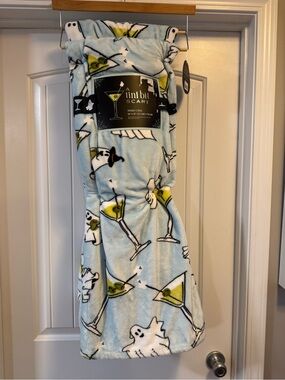 T.J.Maxx Light Blue Ghost & Martini Fleece Throw Set